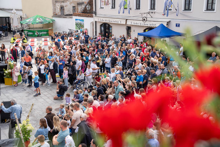 52. Dnevi narodnih noš_tretji dan (2)